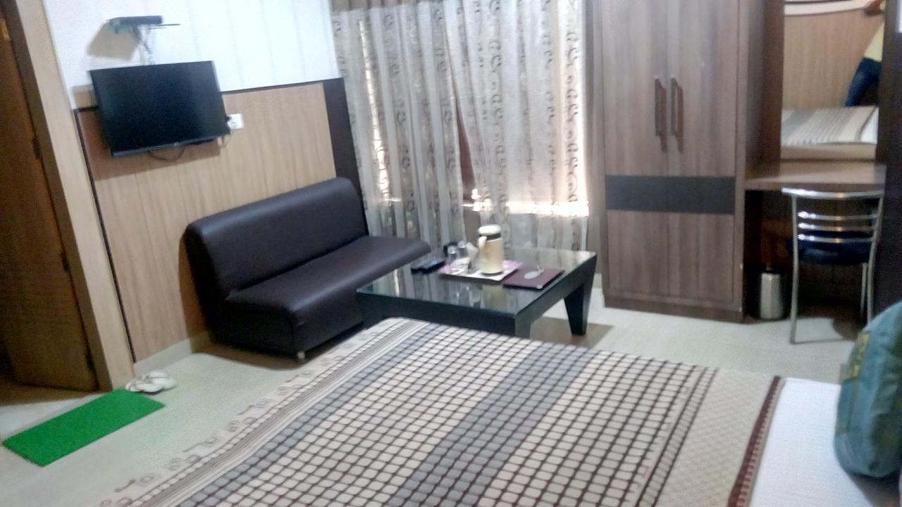 Hotel Desire Hisar Екстер'єр фото