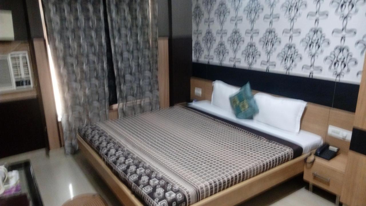 Hotel Desire Hisar Екстер'єр фото