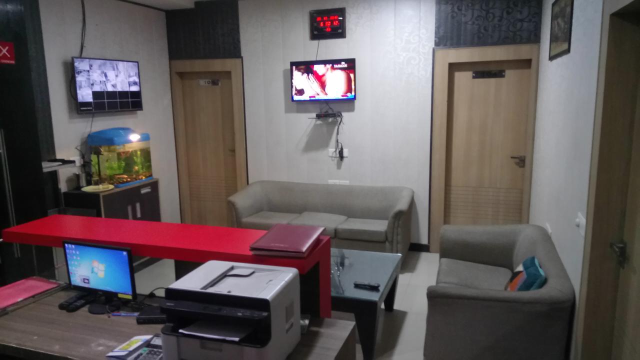 Hotel Desire Hisar Екстер'єр фото