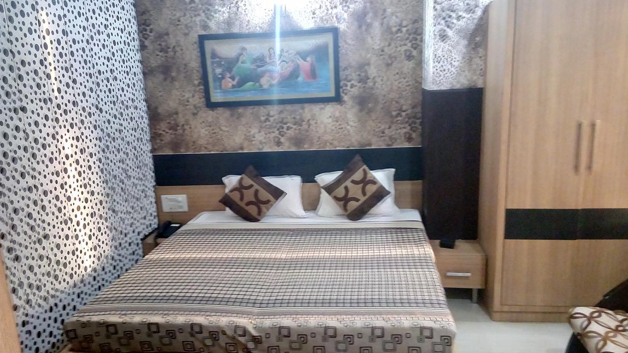 Hotel Desire Hisar Екстер'єр фото