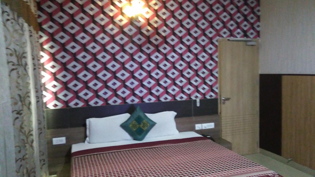 Hotel Desire Hisar Екстер'єр фото