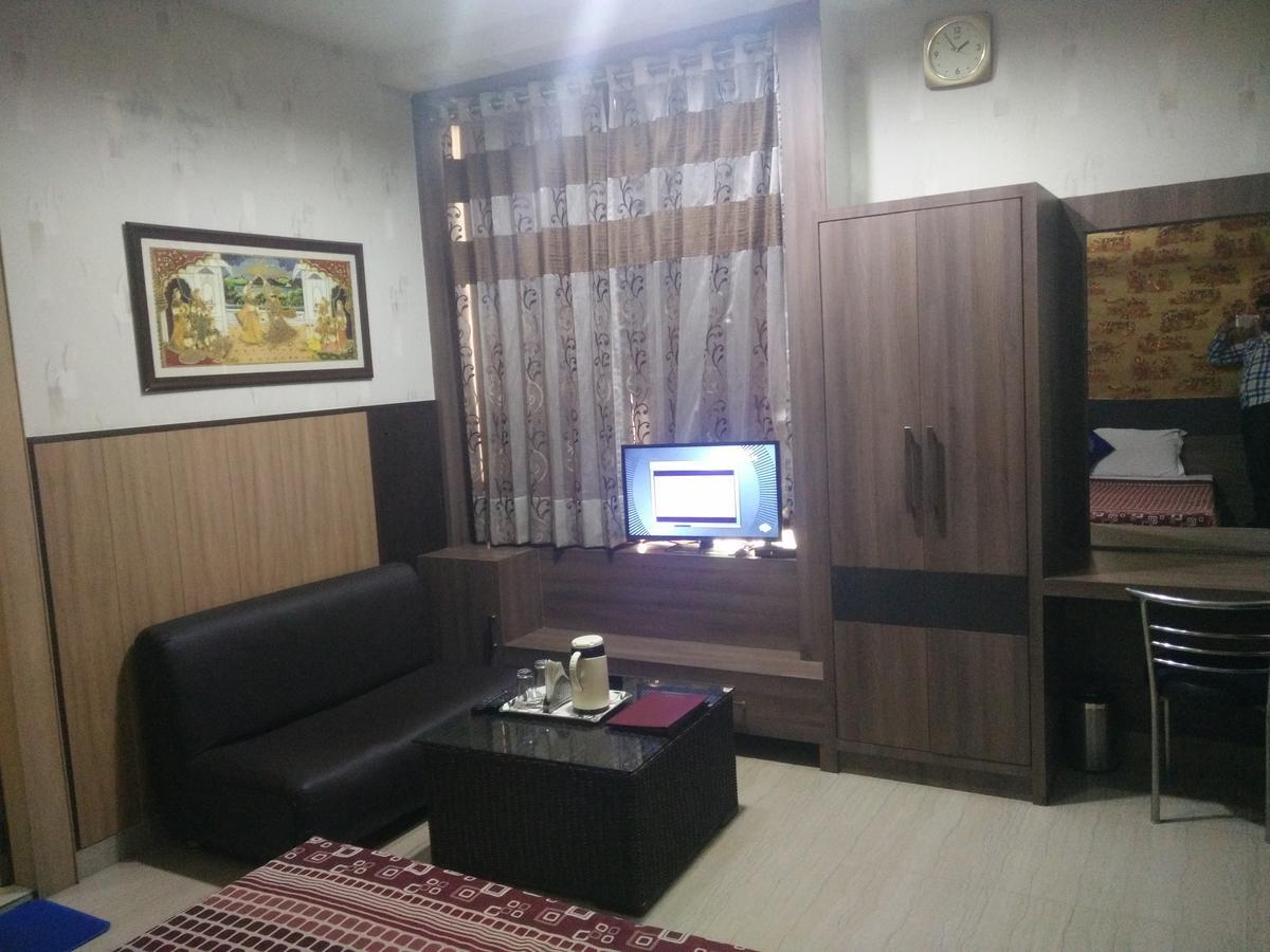 Hotel Desire Hisar Екстер'єр фото