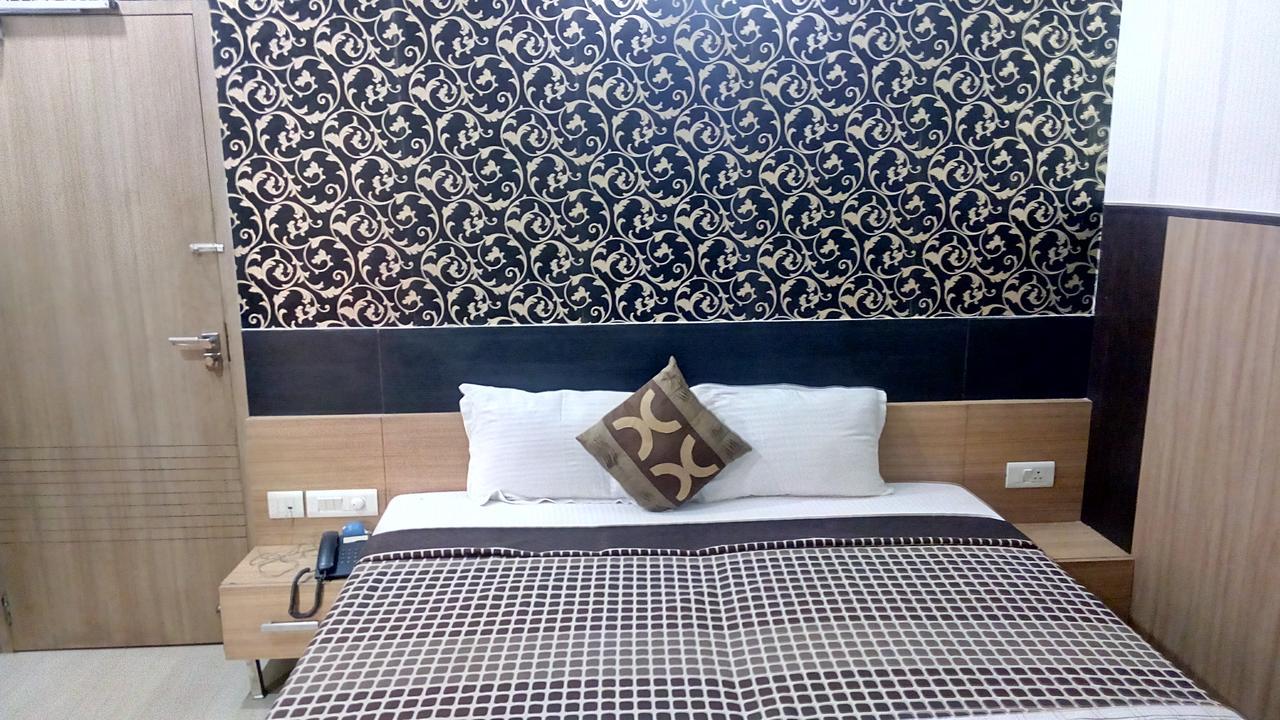 Hotel Desire Hisar Екстер'єр фото
