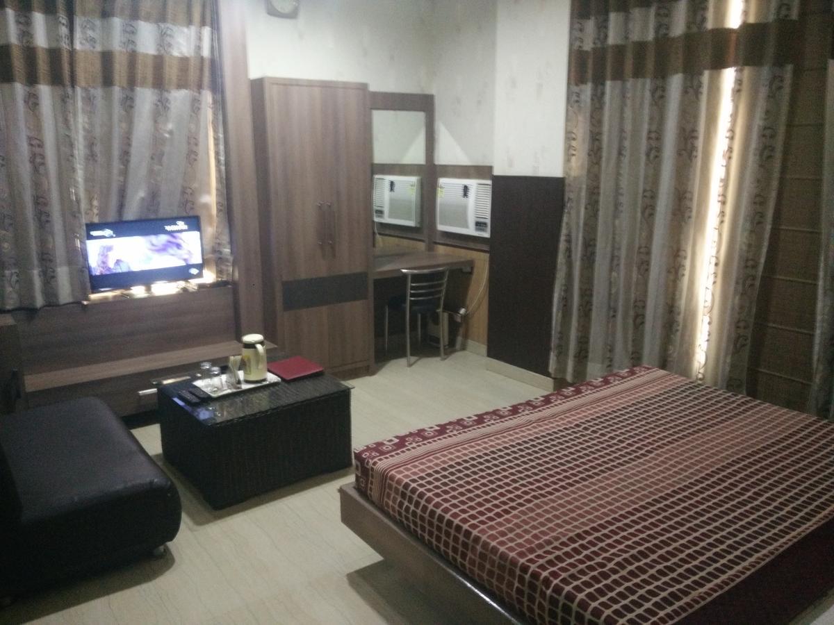 Hotel Desire Hisar Екстер'єр фото