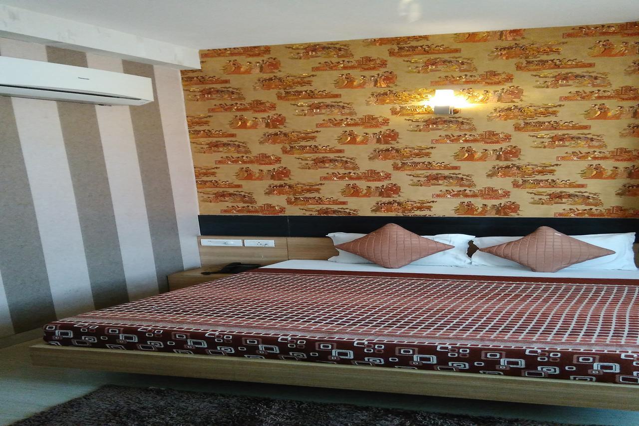 Hotel Desire Hisar Екстер'єр фото
